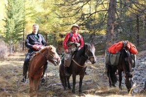 horse-trekking-mongolia-horse-trails-mongolia-pack-horse-trekking-trip-mongolia